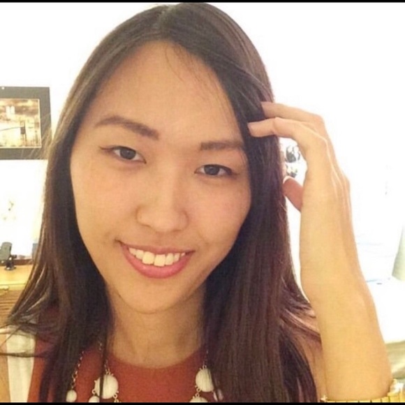 Meet your Posher, Aerin - Picture 2 of 3